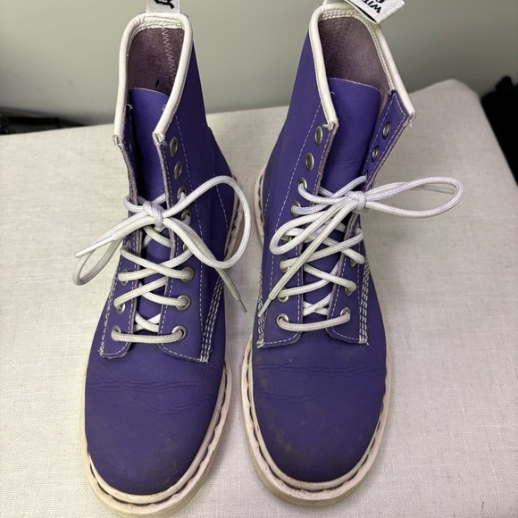 Dr Martens 13450 Mens 6 Women’s 8 RARE Purple White Sole Lace Up Boots Like New - Picture 5 of 11